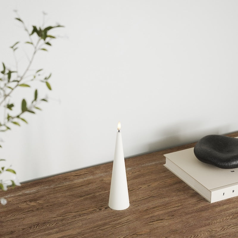 Deluxe Homeart Lampa stożkowa gł. 5 x wys. 20 cm Biały