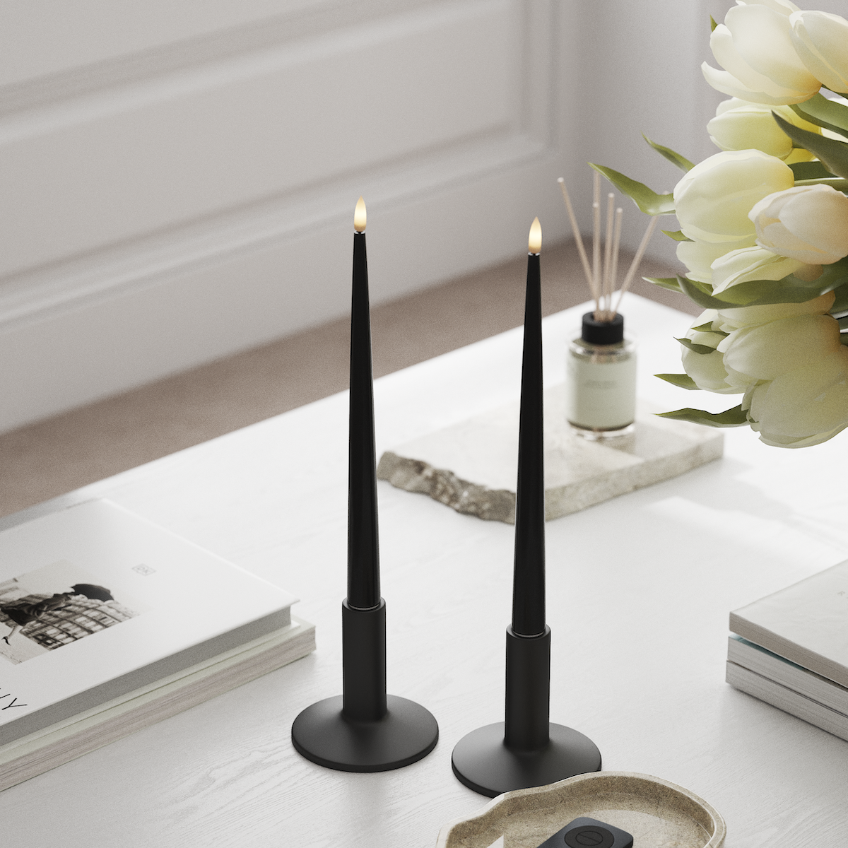 Deluxe Homeart LED Kertelys med Lak, 2 stk 28 cm Sort LED kertelys 1